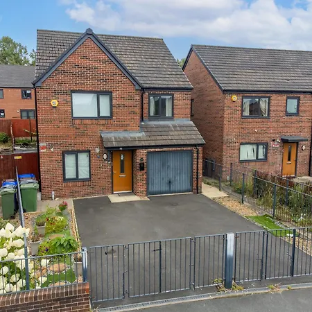 Modern 4 Bedroom Detached House 66Cl-2